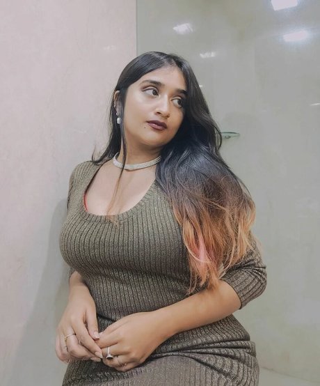 Ruchika Tandon ポルノモデル ギャラリー