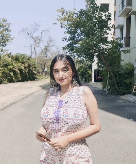 Ruchika Tandon 独占ポルノスター 写真