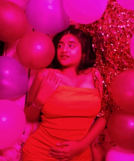 ぽっちゃり猫のOnlyFans アート裸 画像