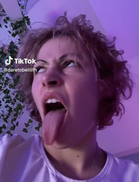 ビデオ通話 オンリーファンズ セクシーヌード 写真