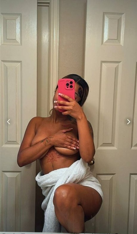 ブルネットの猫OnlyFans ホット裸 写真