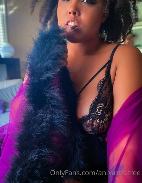 ani astra free エロティックなスター 写真