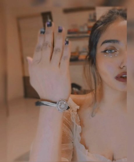 Nayoni Dutta トップポルノスター ギャラリー