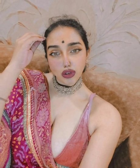 Nayoni Dutta 高品質モデル 画像