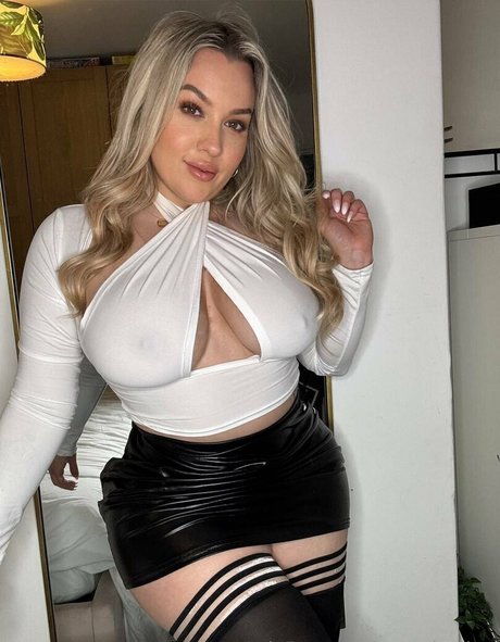 ヌード 屋外 OnlyFans 無料裸 画像