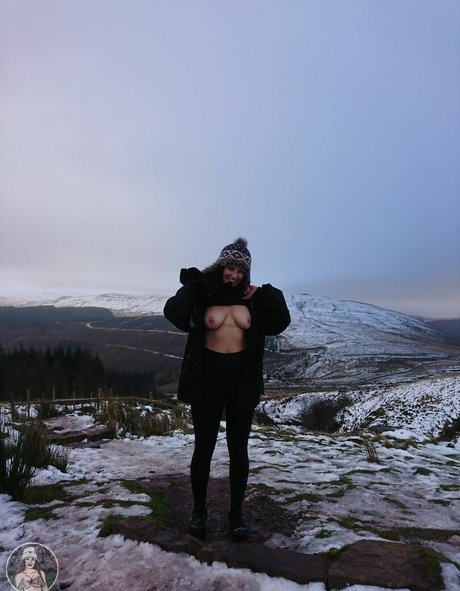 Hotgirlmeg ポルノモデル ギャラリー