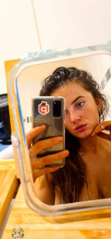 Hotgirlmeg 美しいモデル 写真