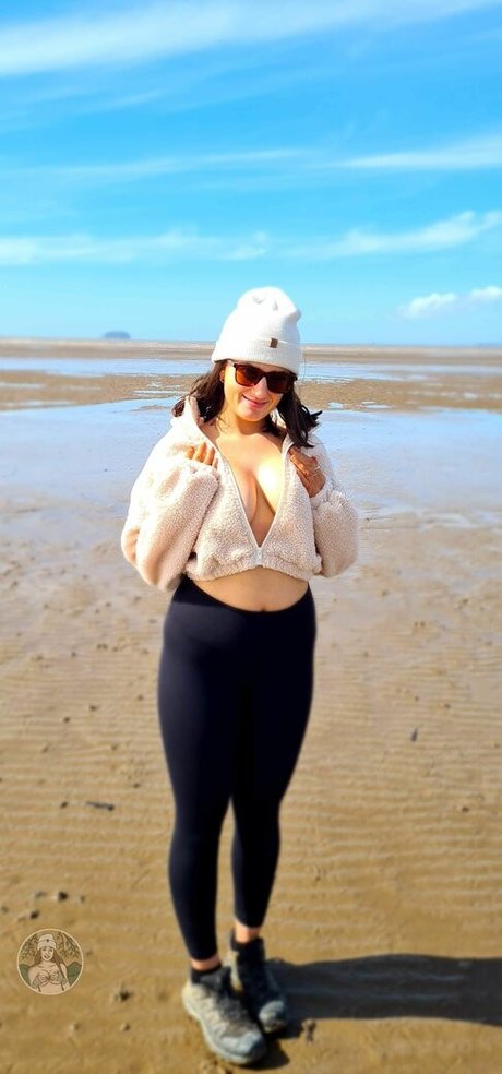 Hotgirlmeg 独占ポルノスター 写真