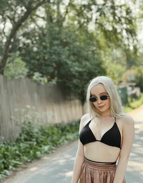 痩せたアジア人ティーン OnlyFans 美しい裸 画像