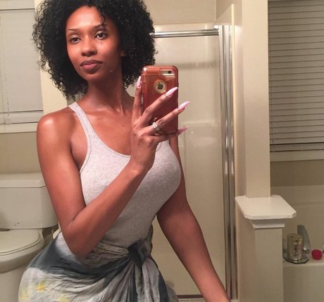 Six The Goddis エロティック女優 写真