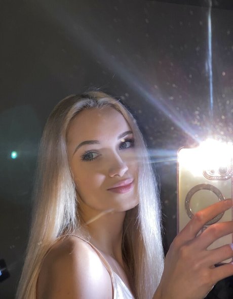 skyress vip ポルノ女優 写真