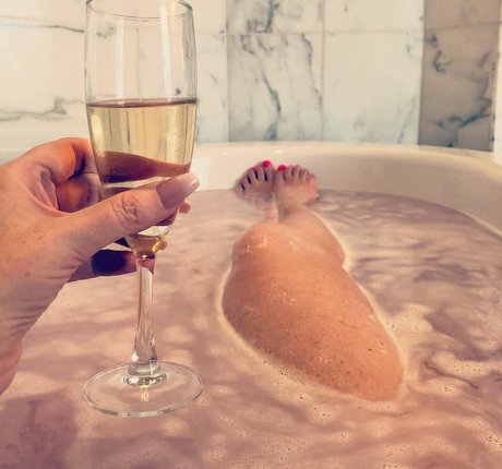 黒檀の猫オンリーファンズ えろ 写真