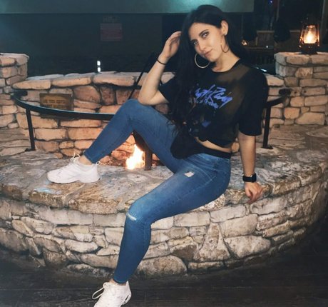 黒猫のOnlyFans アートヌード 写真