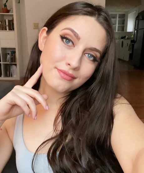 Ashley Jolly かわいいポルノスター ギャラリー