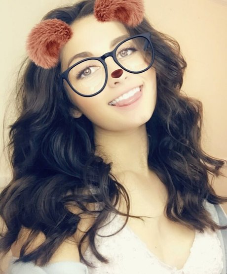 Ashley Jolly ホットなポルノスター 画像