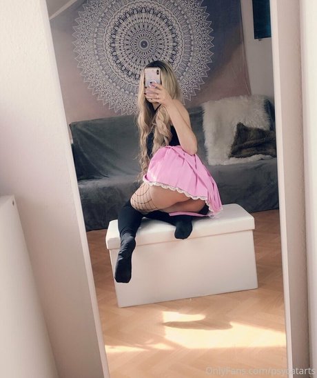 巨乳で曲線美のOnlyFans ヌード アーカイブ