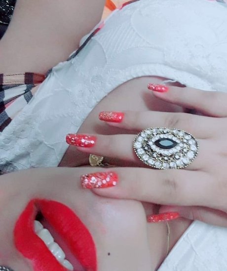 Aarohi Verma トップ女優 写真