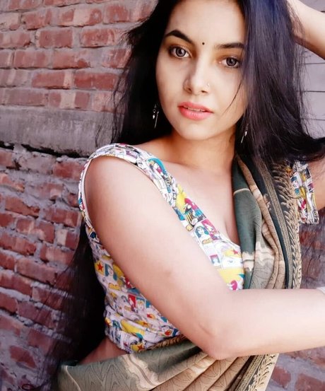 Aarohi Verma 最高のポルノスター 写真