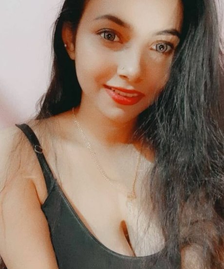 Aarohi Verma ヌードのポルノスター アーカイブ