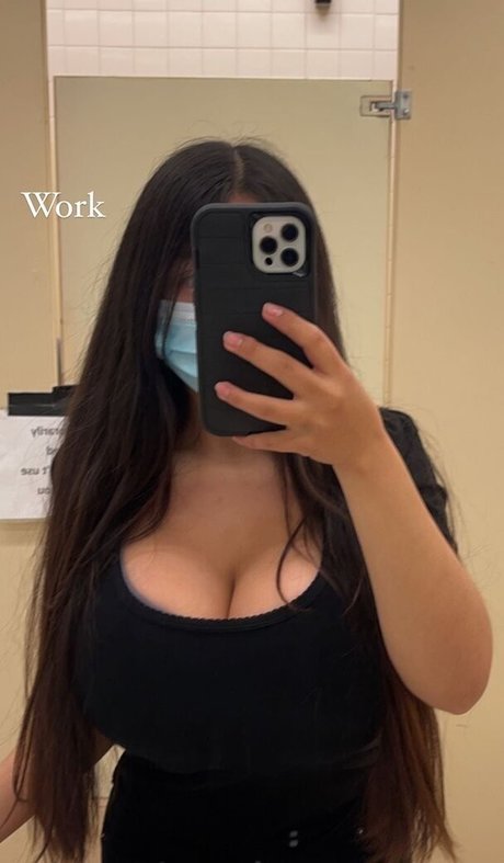 Karla Vilagomez エロティックなモデル 画像