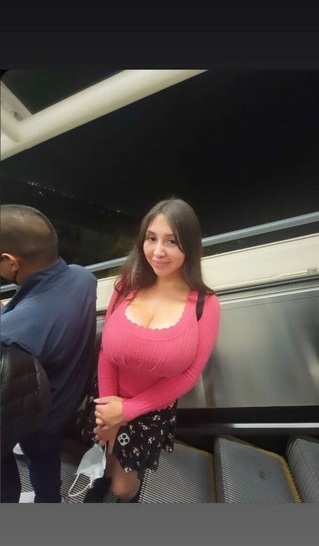 Karla Vilagomez セクシーモデル 写真