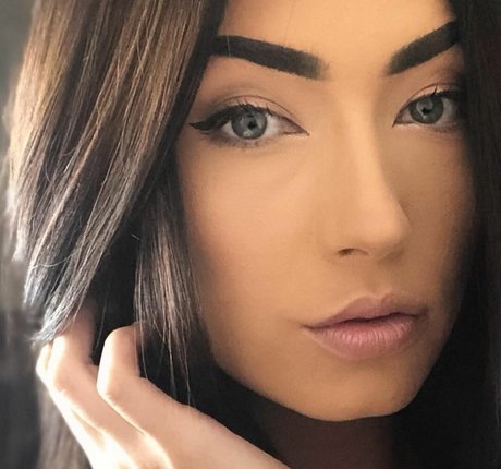 Taylor Kristine ポルノモデル 画像