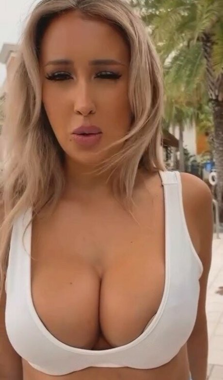 ティーントランスオンリーファン 裸 写真