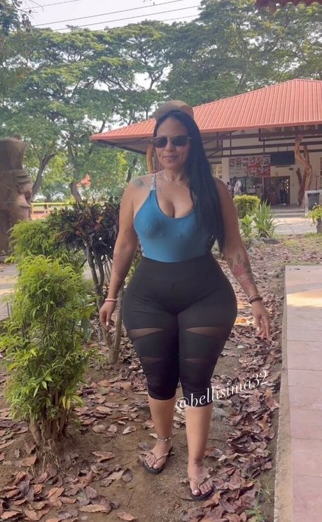 巨乳の熟女オンリーファンズ ホットポルノ 画像