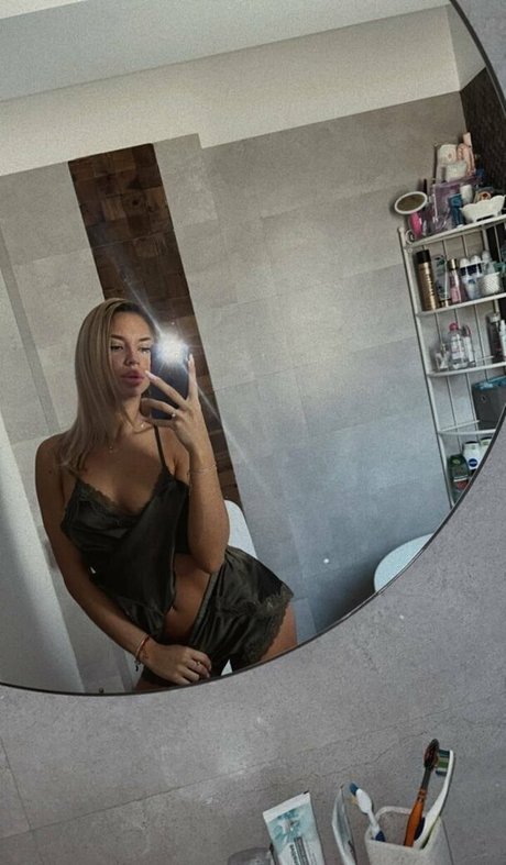 巨大な天然おっぱいオンリーファンズ 無料セックス 写真