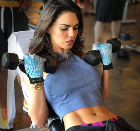 Livia Brito エロティックなスター ギャラリー