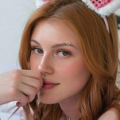 毛深い足のOnlyFans アートヌード 画像