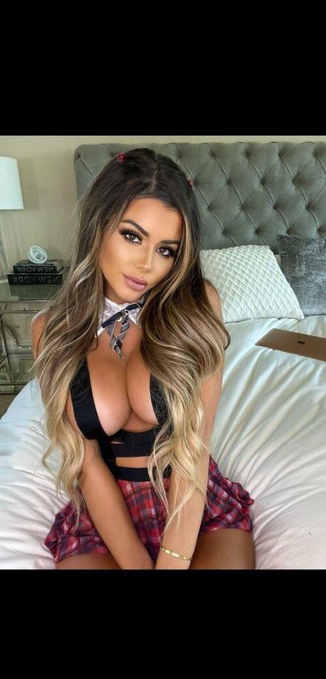 Juli anneee セックスモデル 写真