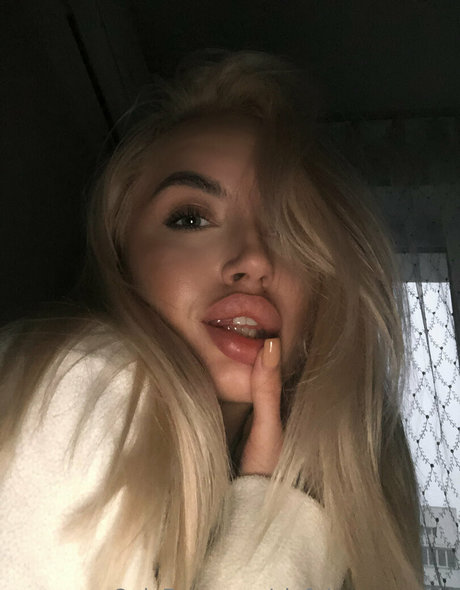 aaaaaaaaaa a ポルノスター 裸 写真