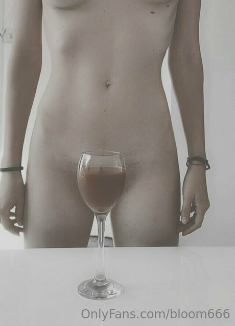 bloom666 エロティックモデル 画像