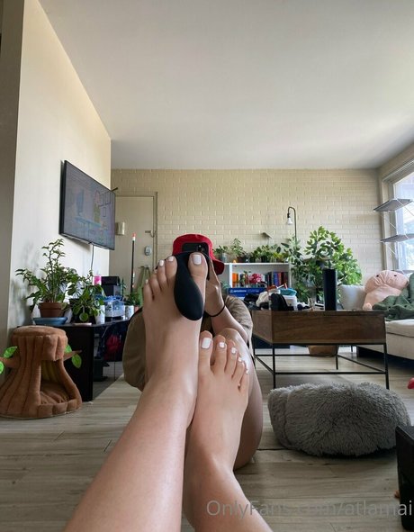 atlamai ポルノモデル 画像