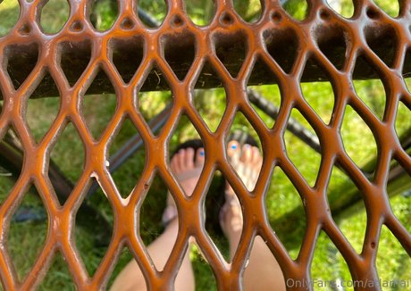 atlamai ヌード女優 画像