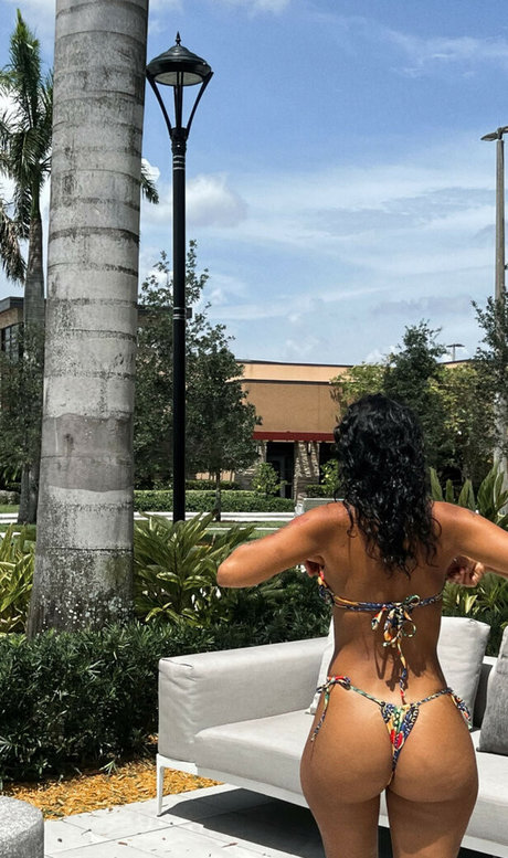 Kianti Anina 完璧なスター 写真