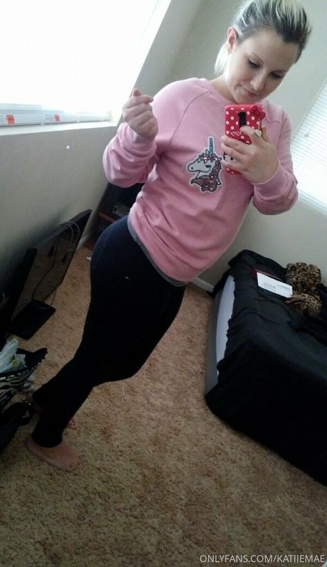 おばあちゃんの熟女OnlyFans アートヌード 画像