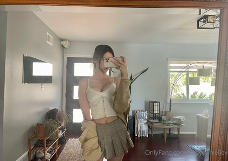 babydaniellev HDポルノスター 画像