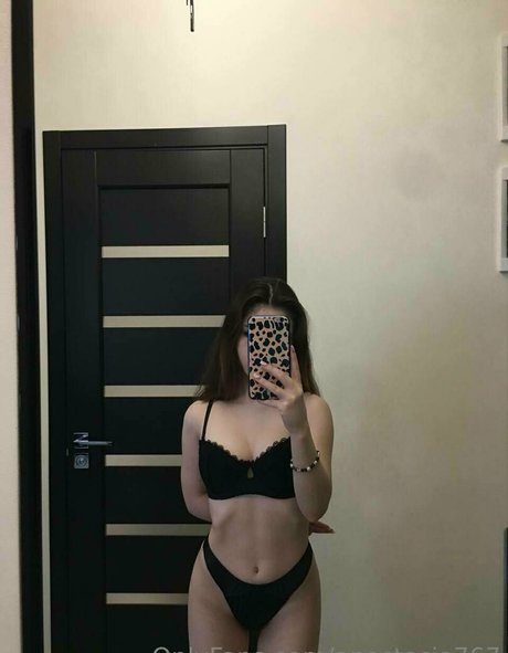 男性TikTokスターOnlyFans アートヌード 写真