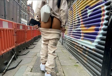 OnlyFansの交換 セクシー裸 写真