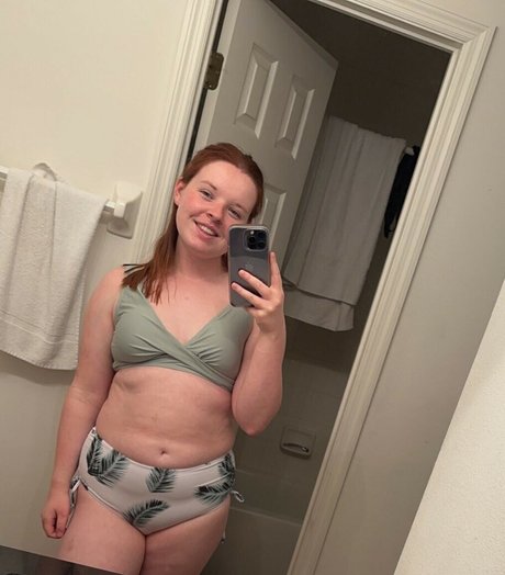 巨乳で曲線美のOnlyFans アダルト 写真