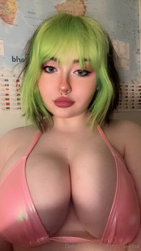 mistymaeefox ヌードのポルノスター 画像