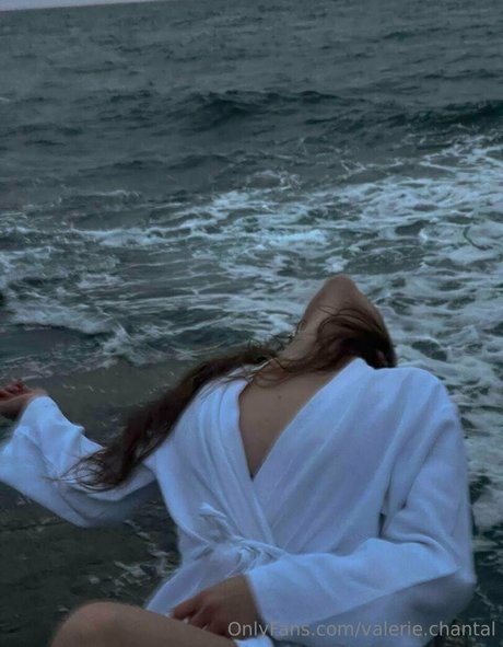 valerie chantal 裸のスター 画像