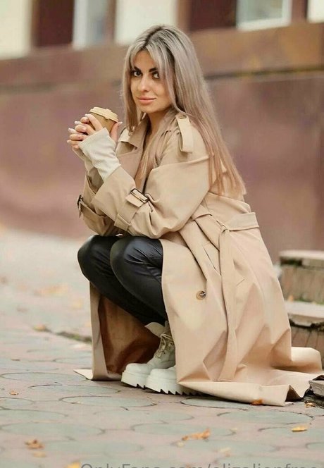 candyadria 無料女優 写真