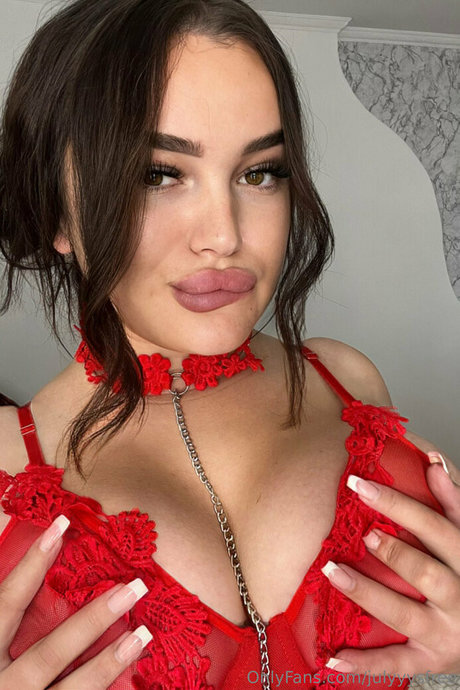 痩せたティーンのオンリーファンズ セクシーヌード 写真