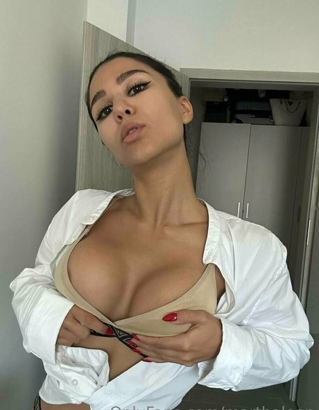 OnlyFansの普及 ポルノ 画像