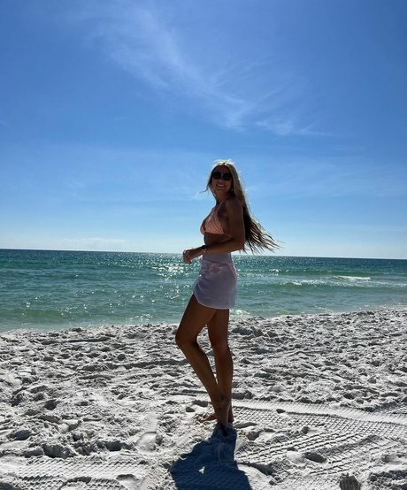 Julia Cole ヌードモデル 写真