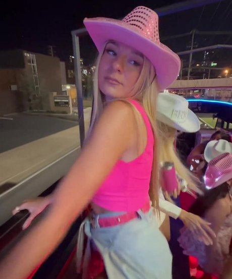 Julia Cole 独占モデル 写真