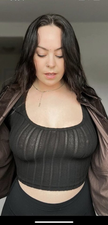 アジアン・エボニー・オンリーファンズ セクシーヌード 写真